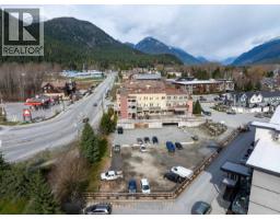 7340 Crabapple Court, Pemberton, BC V0N2L1 Photo 15