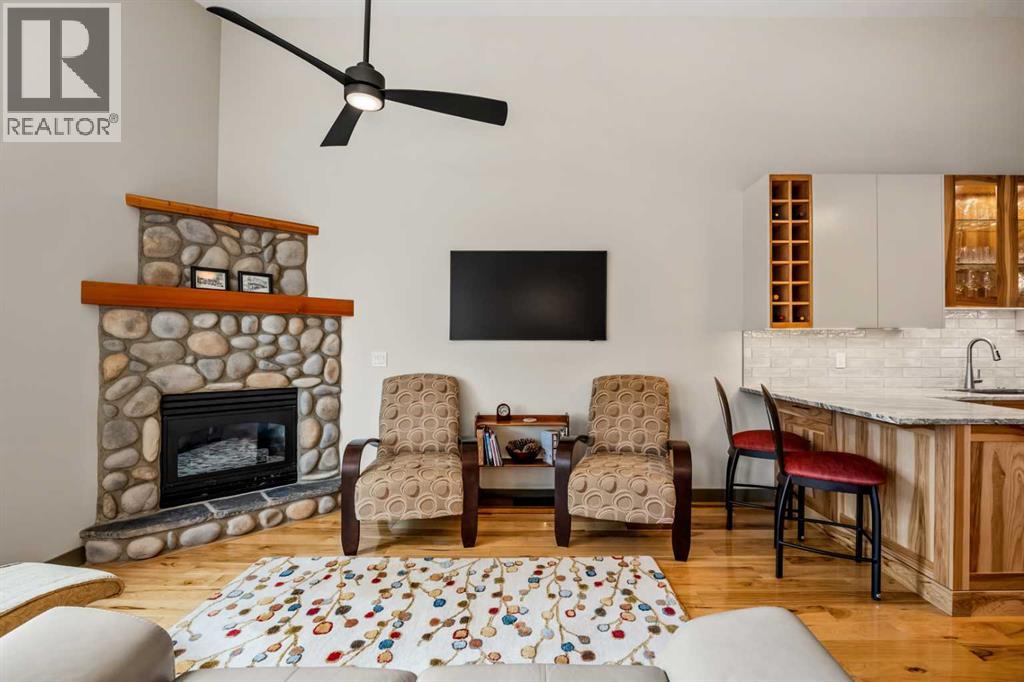 #2 817 6TH STREET - 12