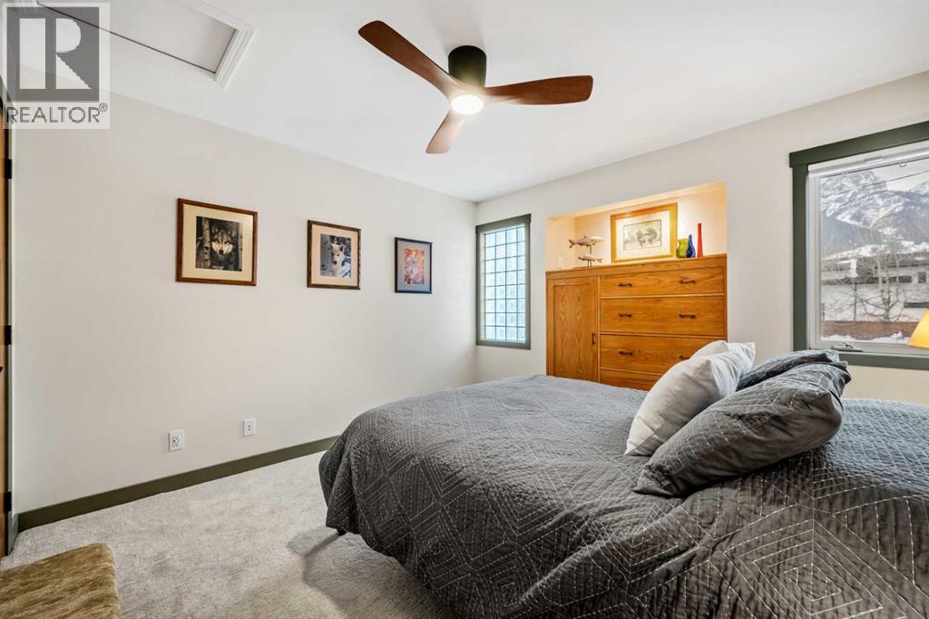 #2 817 6TH STREET - 25