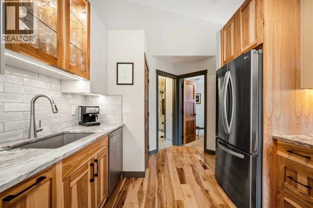 #2 817 6TH STREET - 22