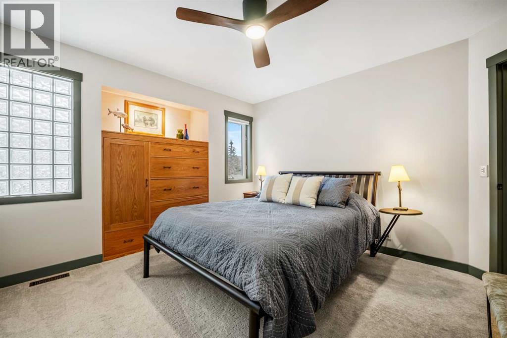 #2 817 6TH STREET - 23