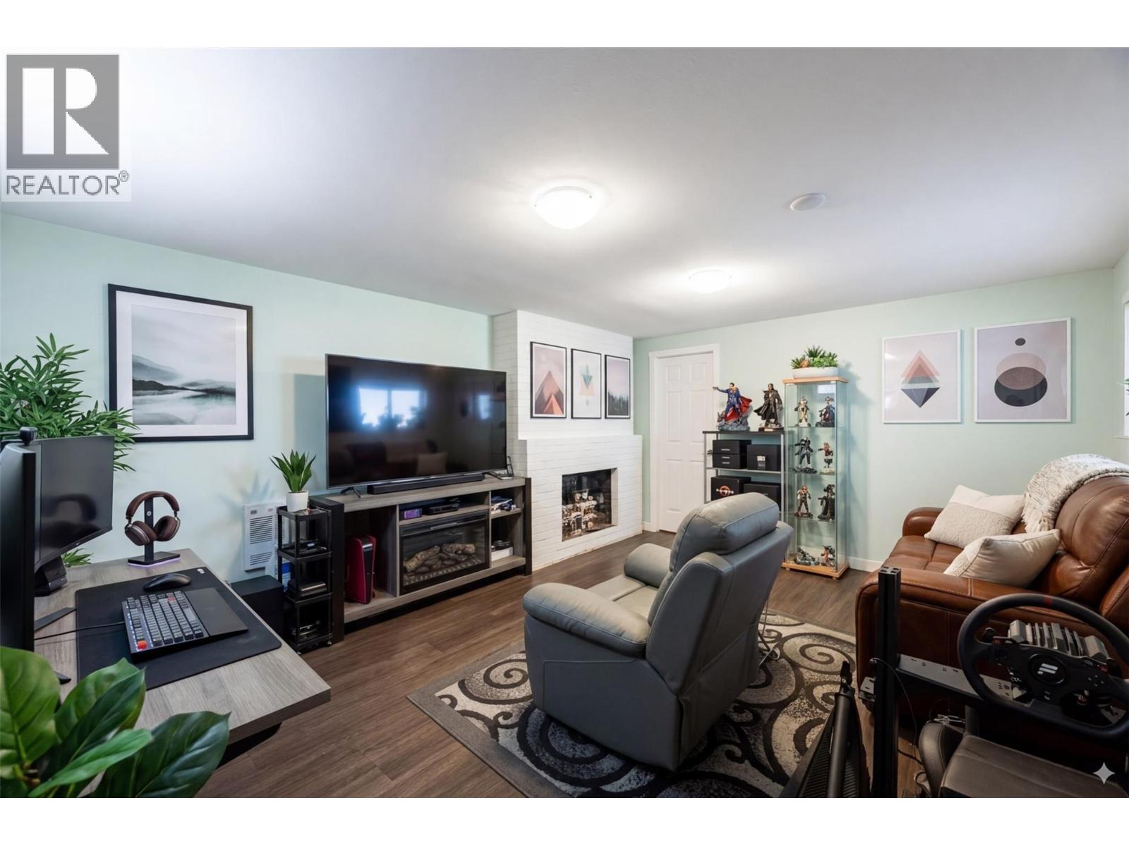 2768 VALLEYVIEW DRIVE - 19