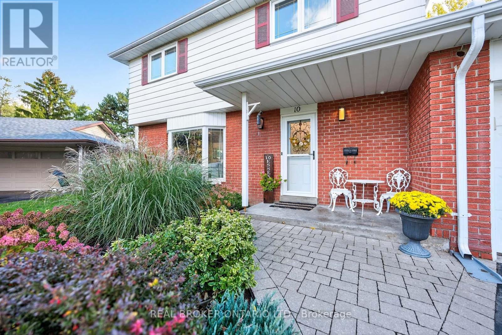 10 ESSEX PLACE - 1