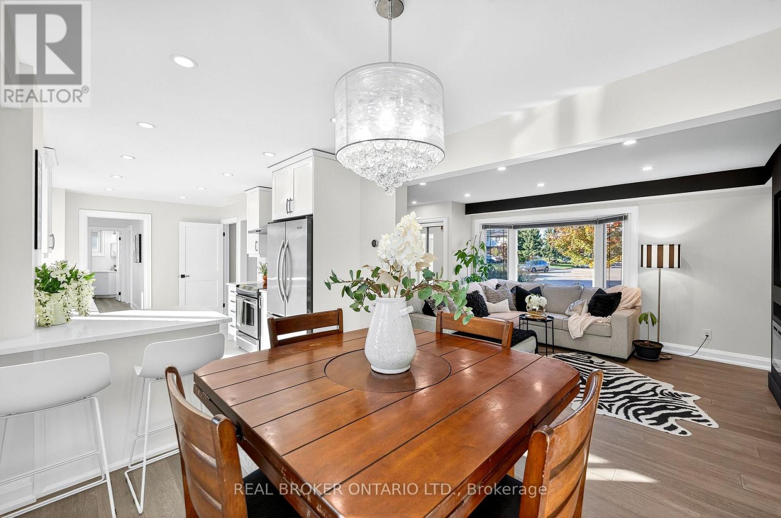 10 ESSEX PLACE - 11