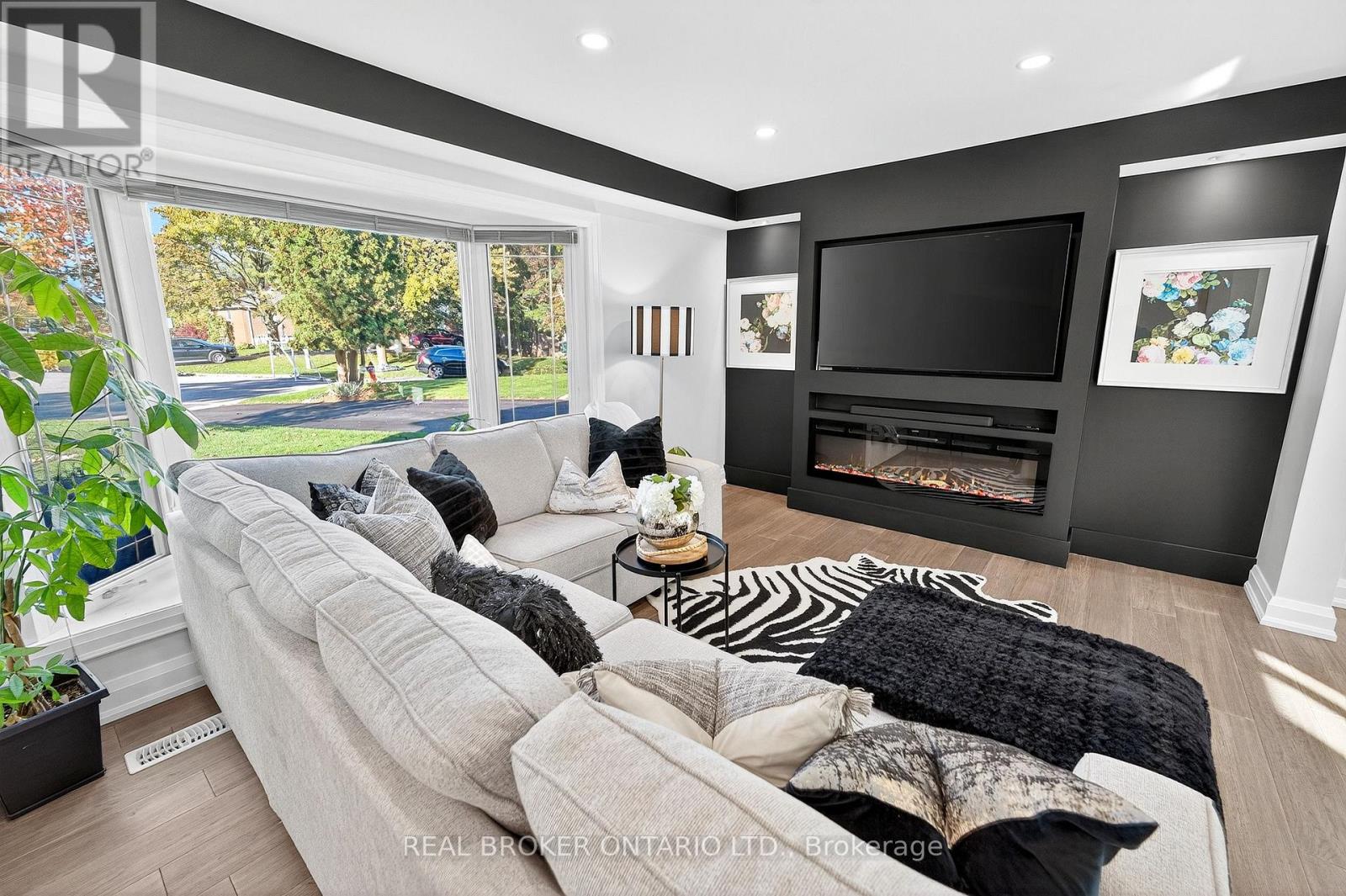 10 ESSEX PLACE - 5