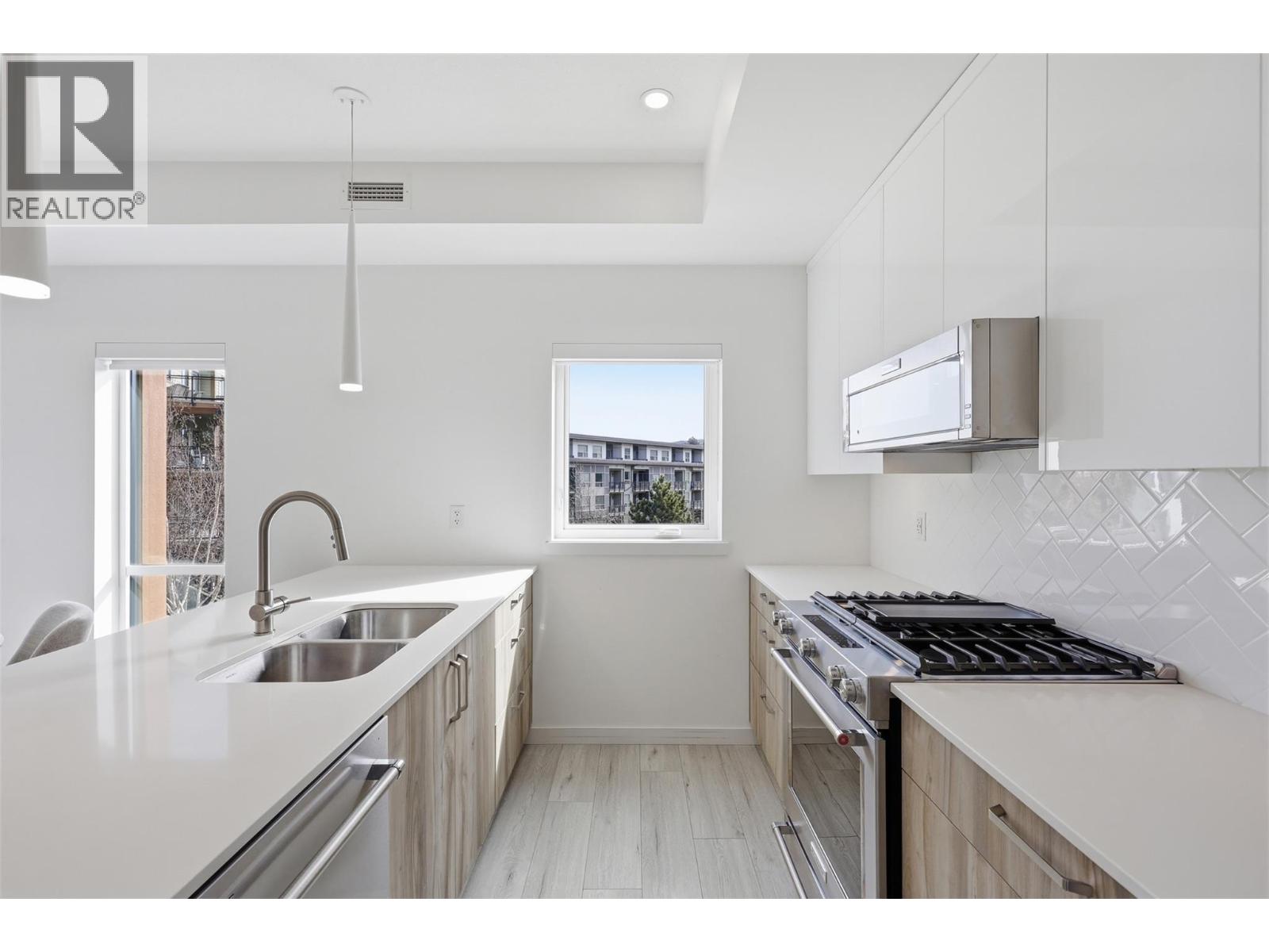 1405 SPRINGHILL Drive Unit# 2103, Kamloops