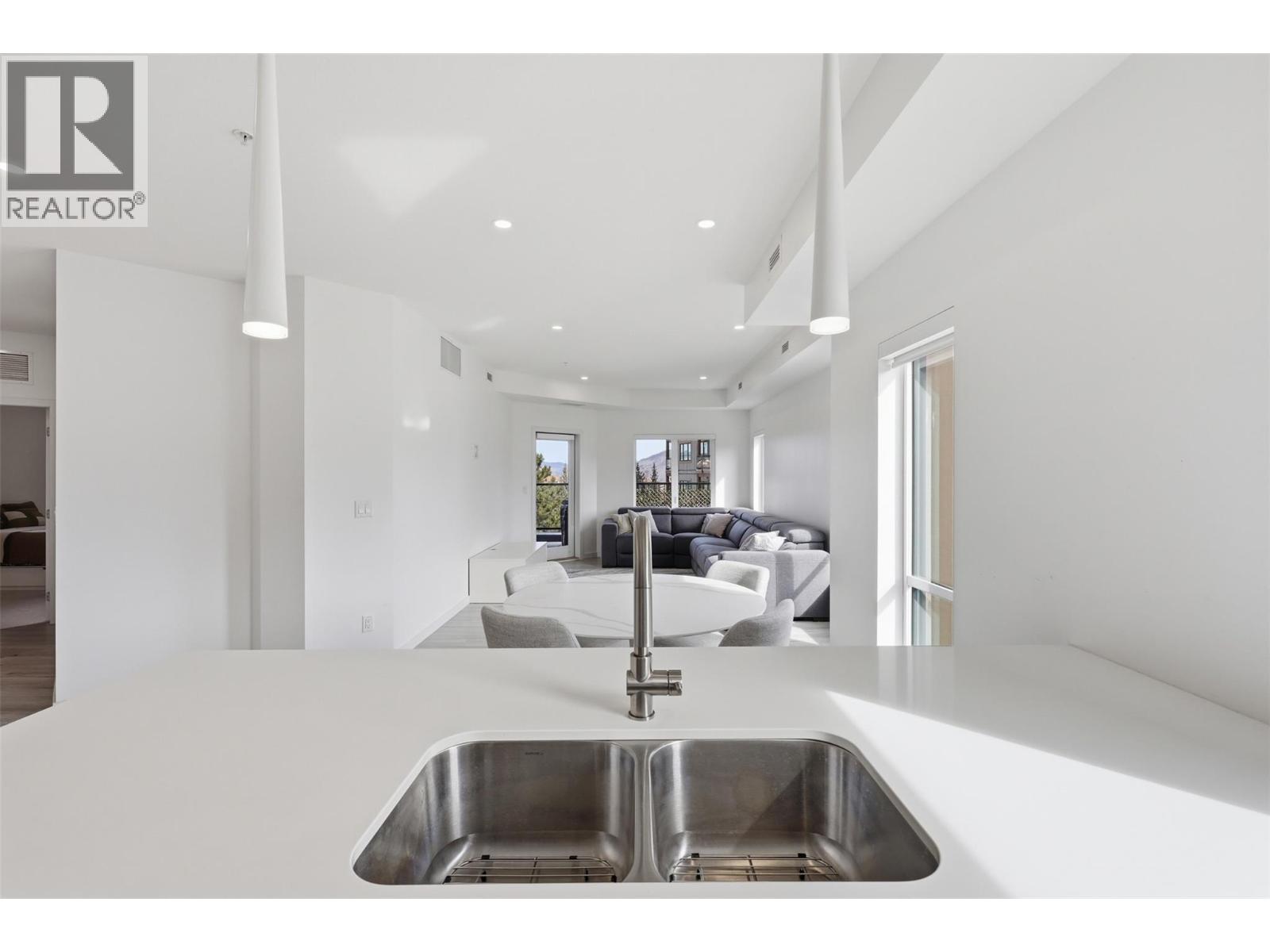 1405 SPRINGHILL Drive Unit# 2103, Kamloops