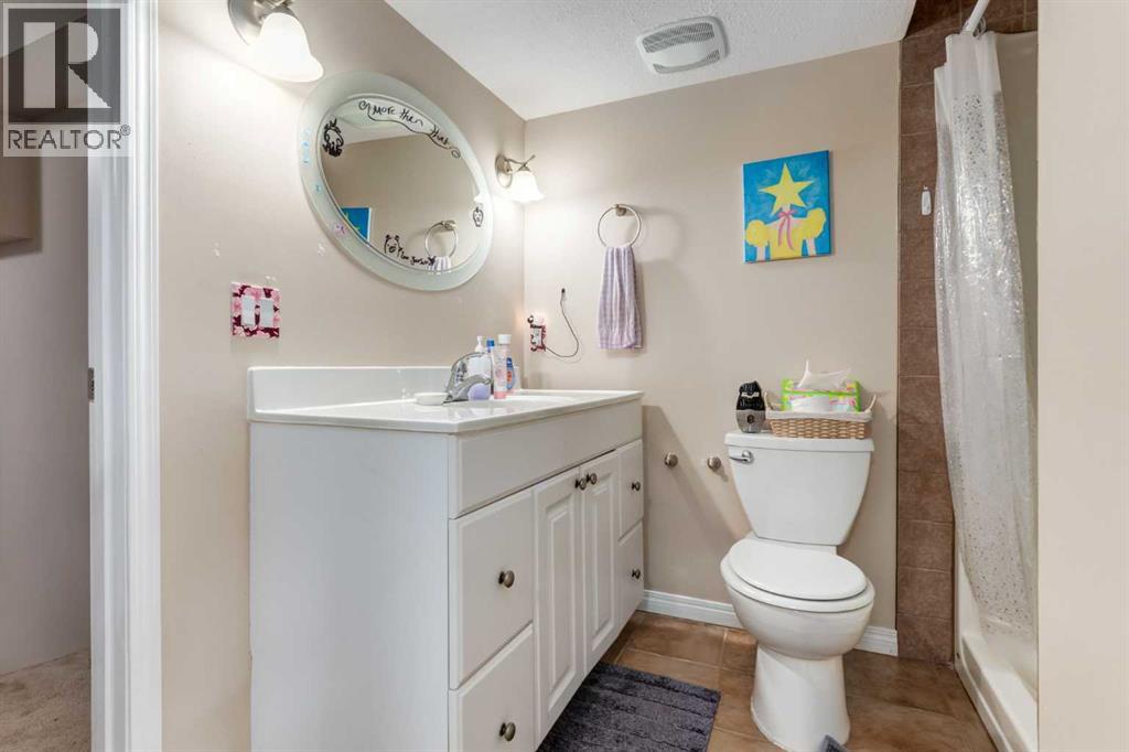 Single Family House for Sale in  Everglen Crescent SW Evergreen Calgary 