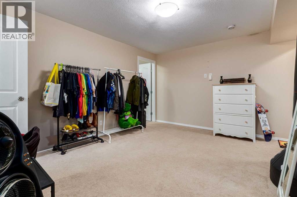 Single Family House for Sale in  Everglen Crescent SW Evergreen Calgary 