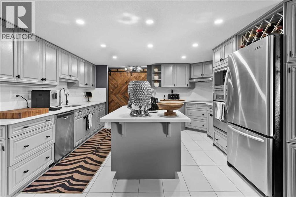 #302 320 MEREDITH ROAD NE - 16