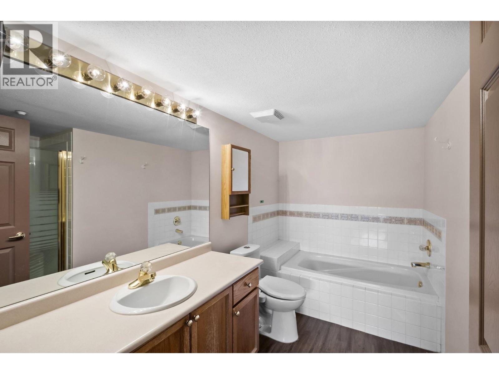 20 323 GOVERNORS COURT, New Westminster