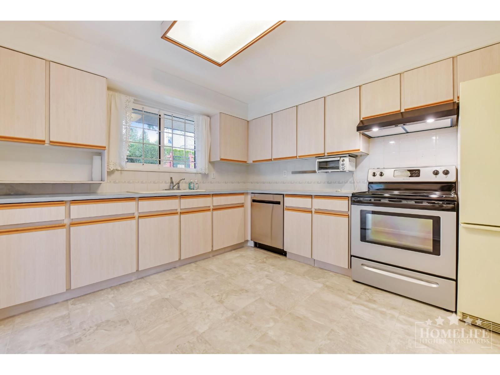 519 1350 VIDAL STREET, White Rock