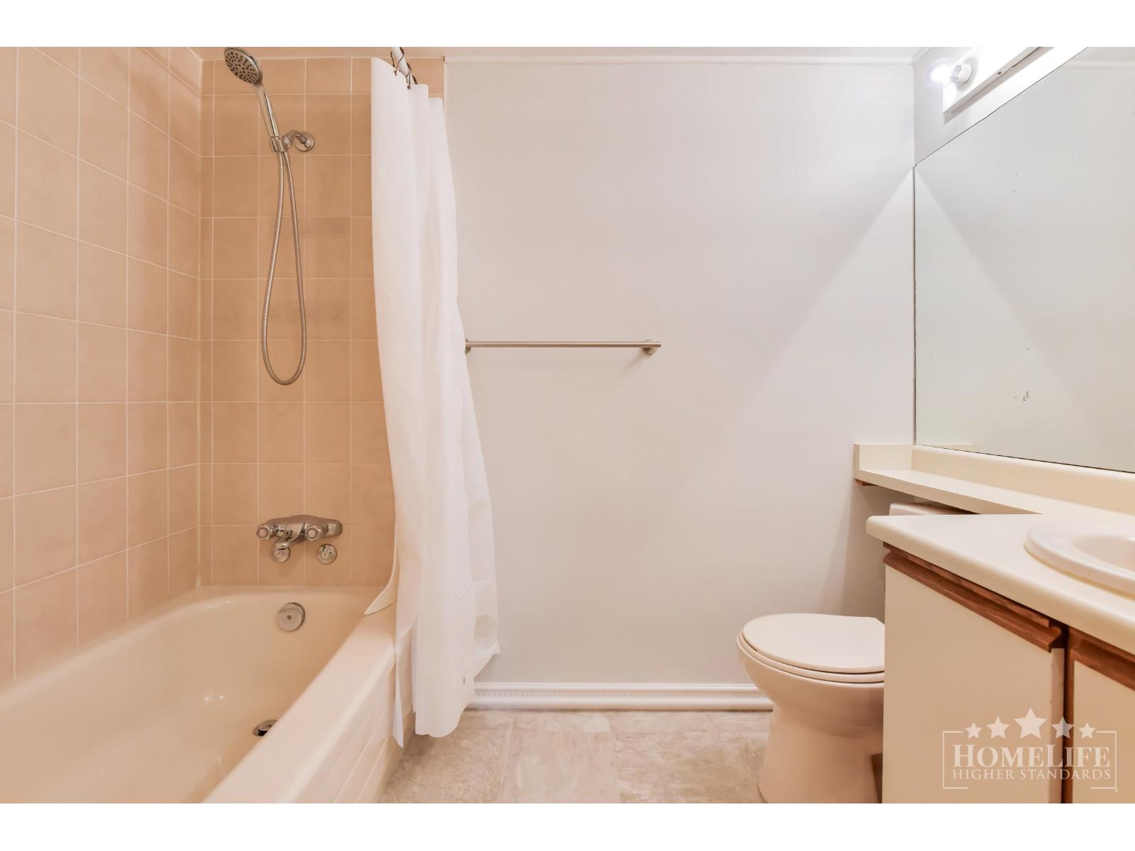 519 1350 VIDAL STREET, White Rock