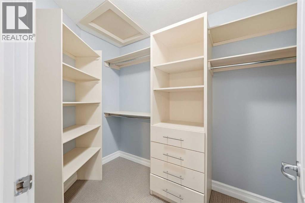 Single Family House for Sale in   Avenue NE Tuxedo Park Calgary 