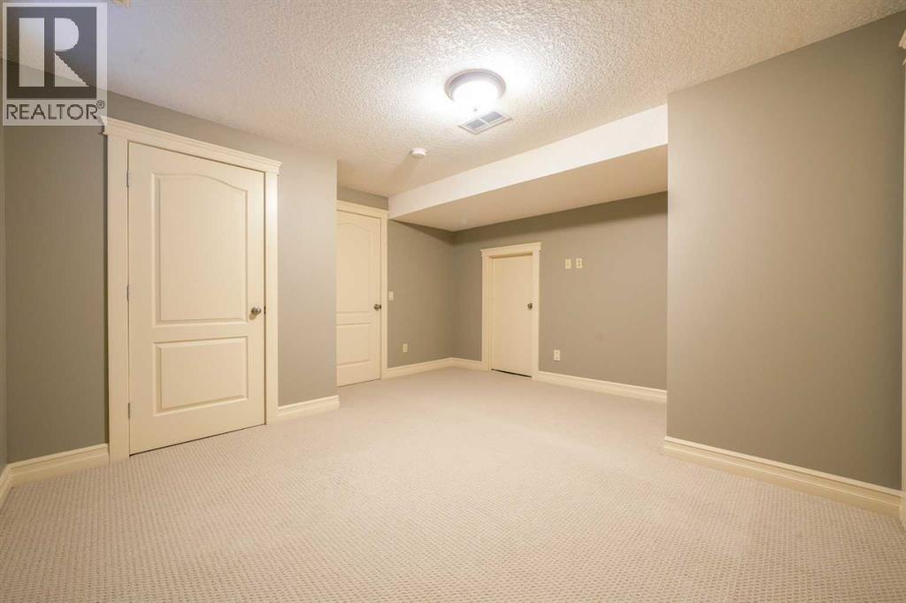 Single Family House for Sale in   Avenue NE Tuxedo Park Calgary 