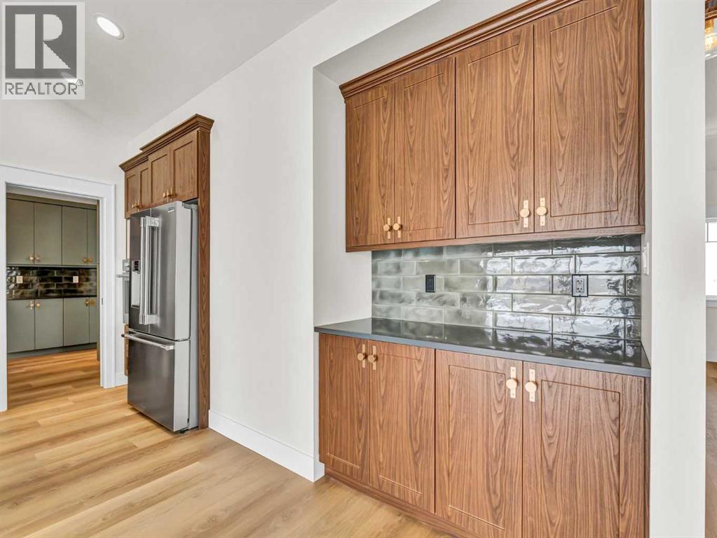 
          25 Blue Heron Bay
            <br/>
            <span>Lake Newell Resort</span>
            , 
            <span>AB</span>
             <span>T1R0X5</span>
         - Photo 41