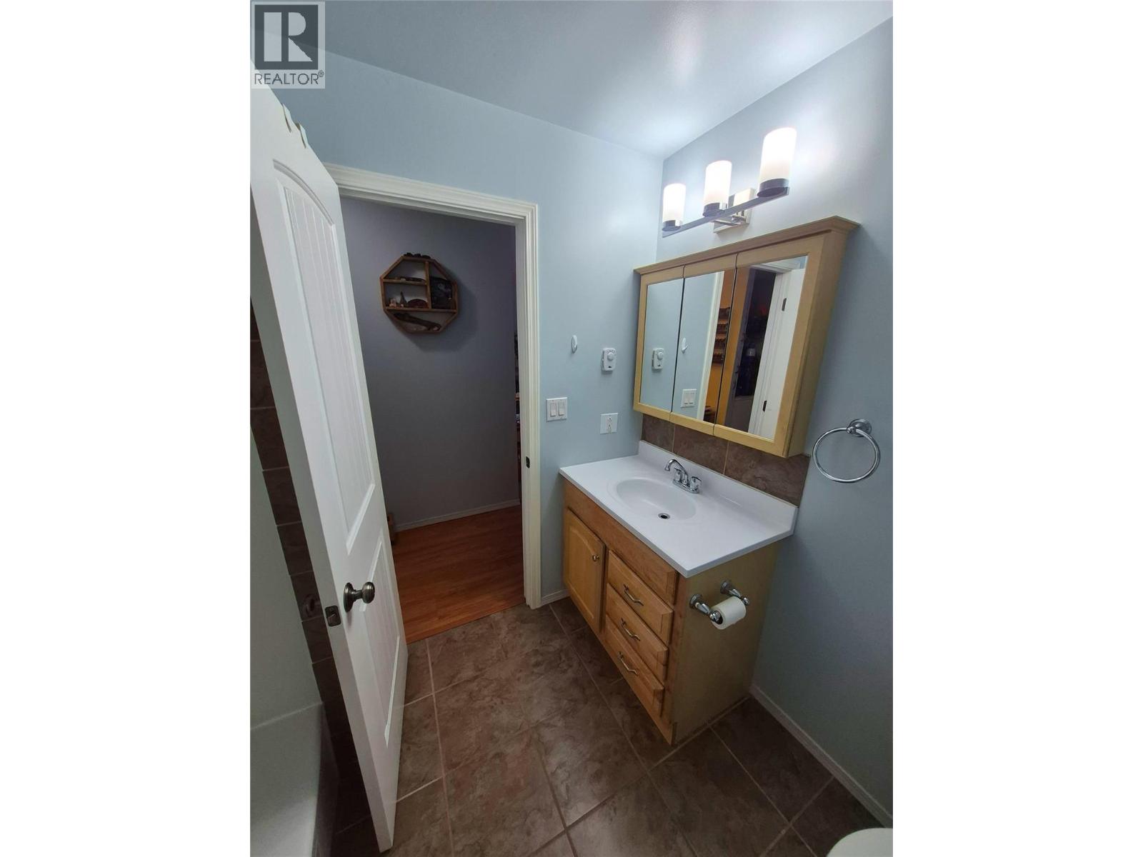 403 2126 68th Avenue, Grand Forks