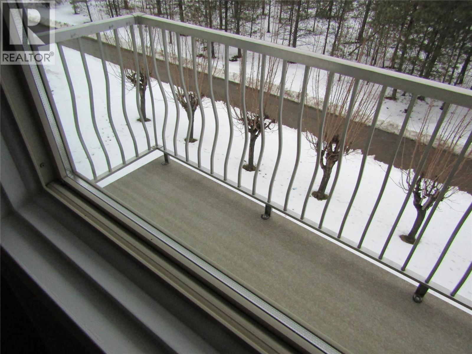 403 2126 68th Avenue, Grand Forks