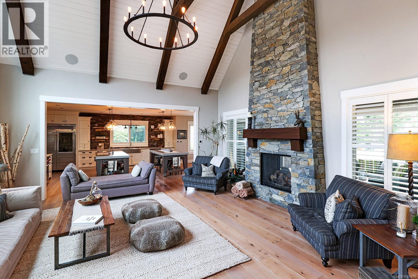 1050/1046 Kincora Lane, Comox