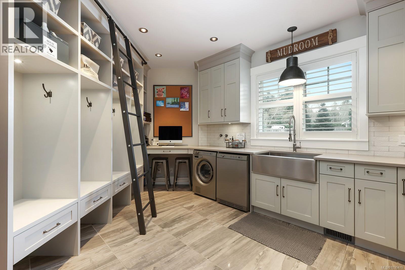 1050/1046 Kincora Lane, Comox