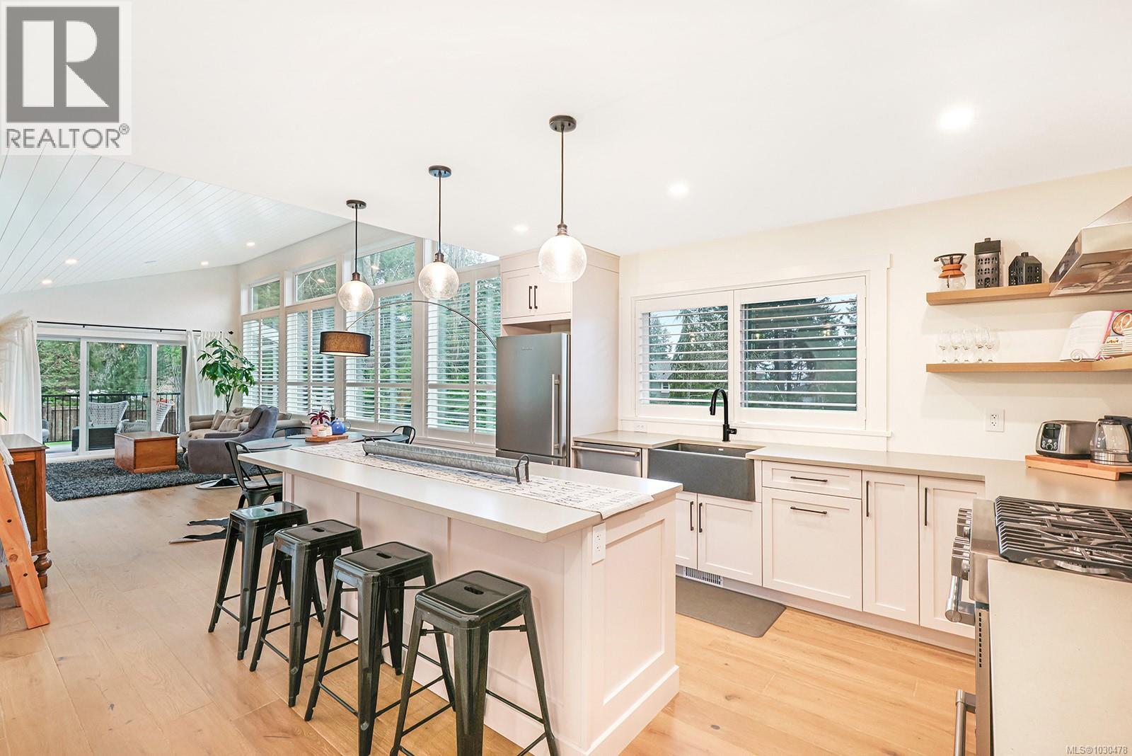 1050/1046 Kincora Lane, Comox