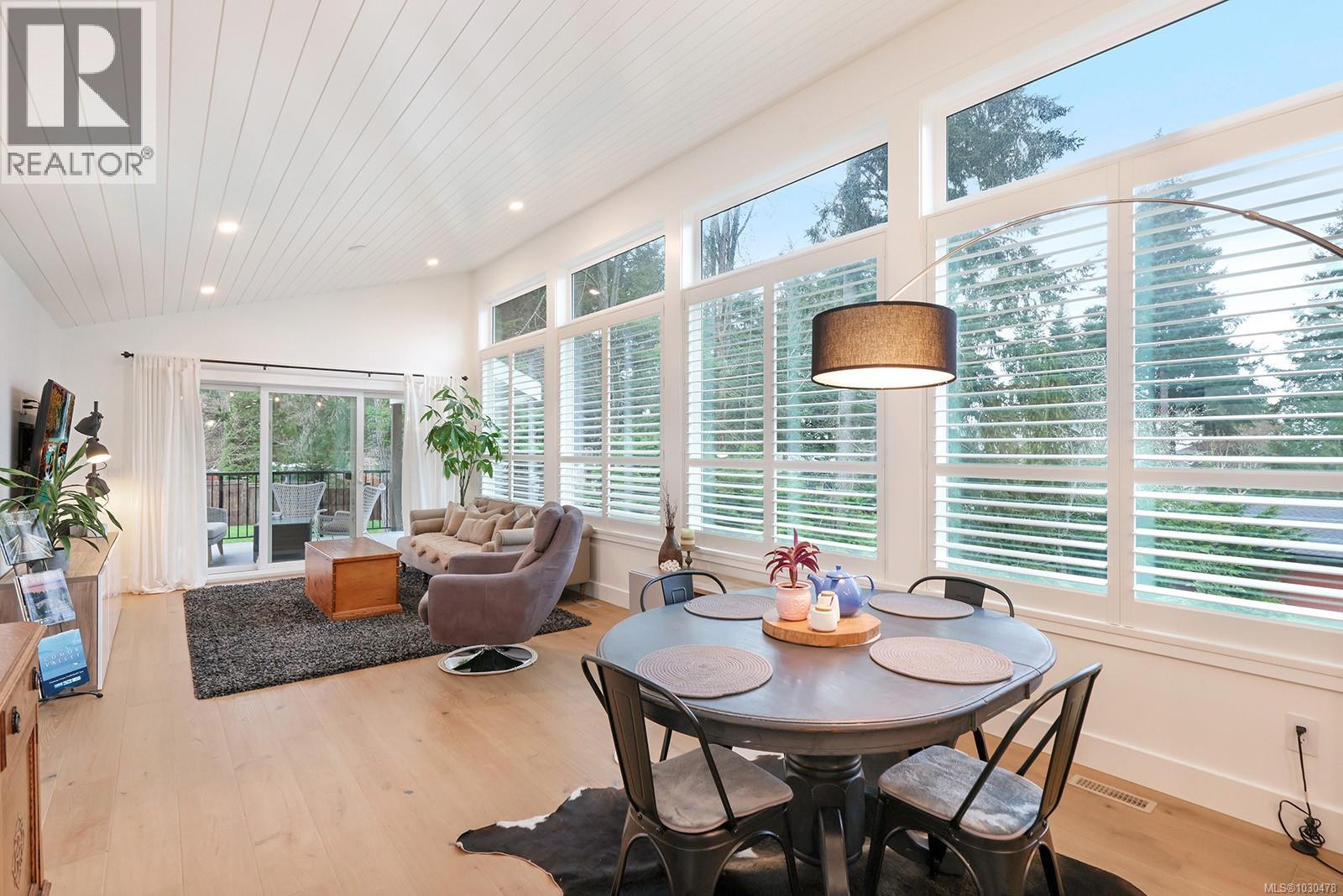 1050/1046 Kincora Lane, Comox