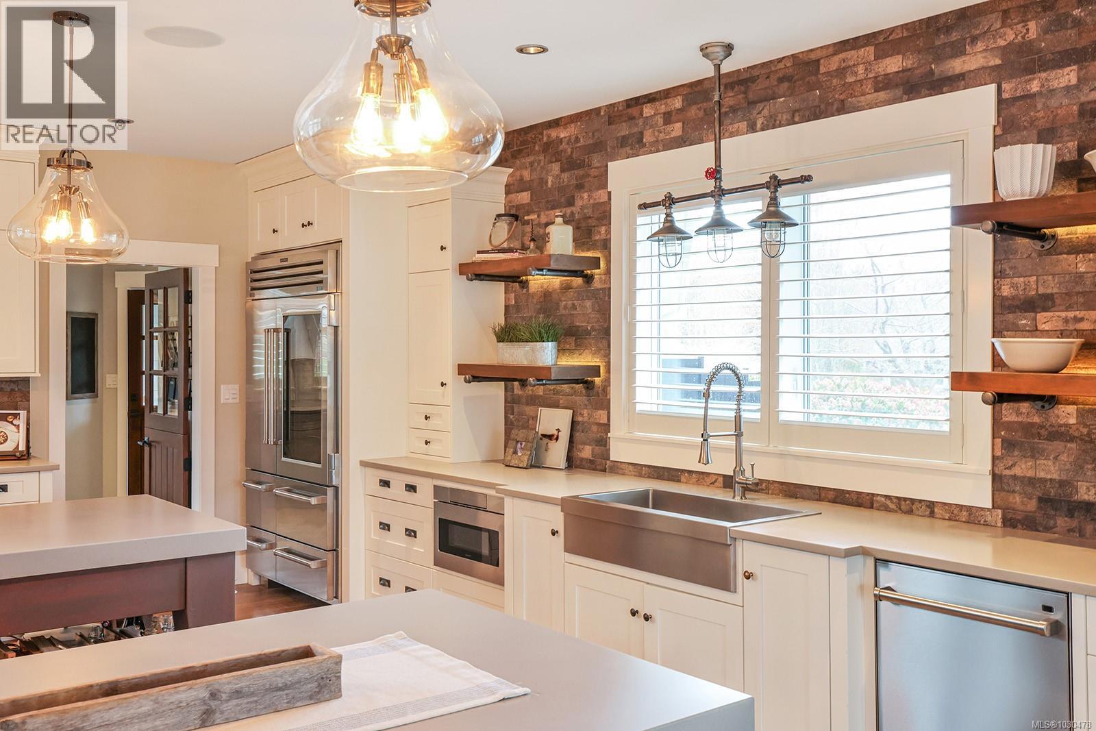 1050/1046 Kincora Lane, Comox