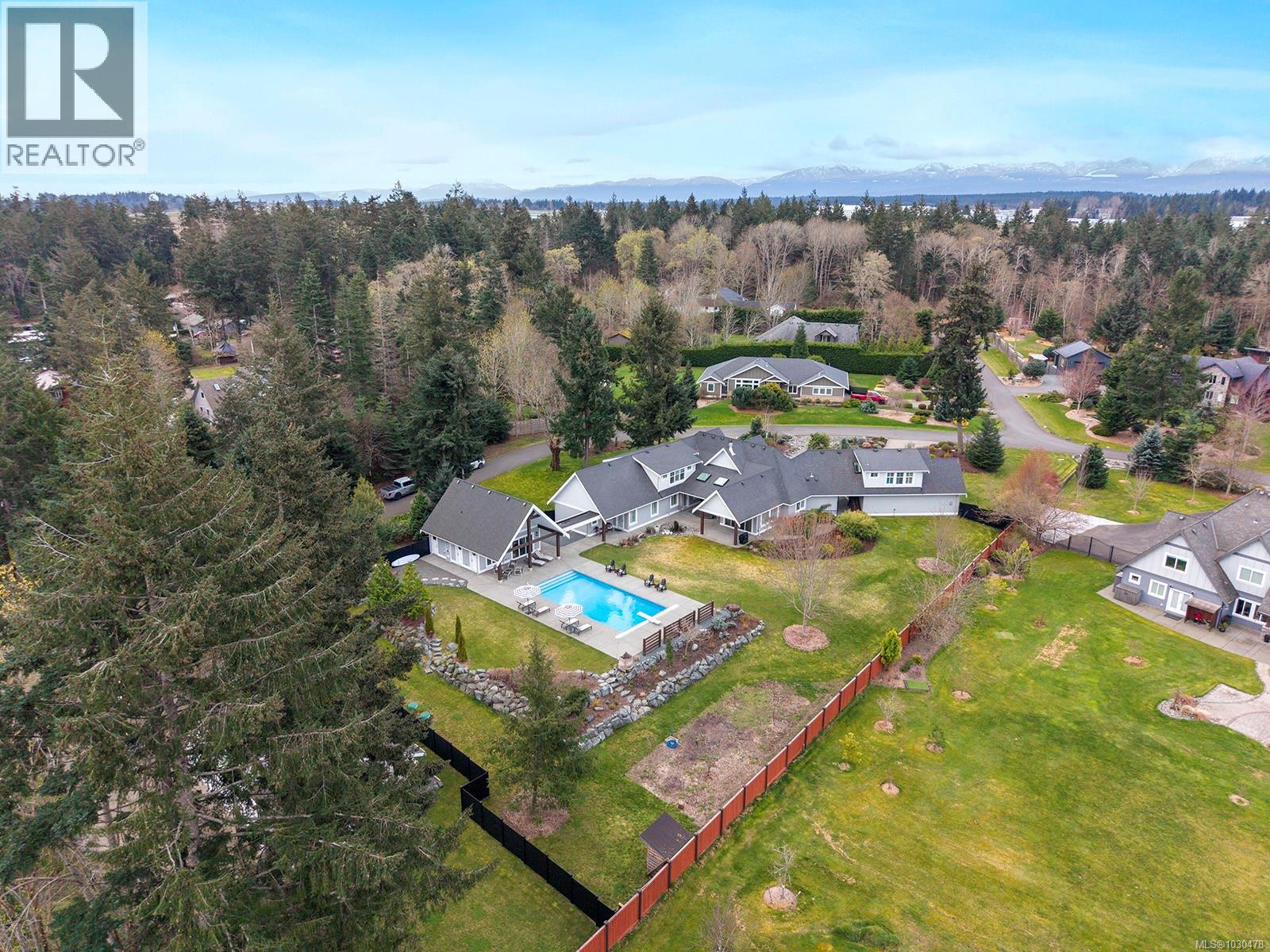 1050/1046 Kincora Lane, Comox