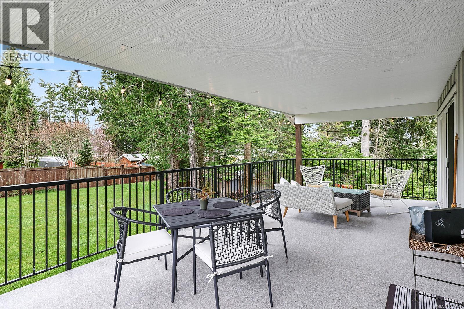 1050/1046 Kincora Lane, Comox