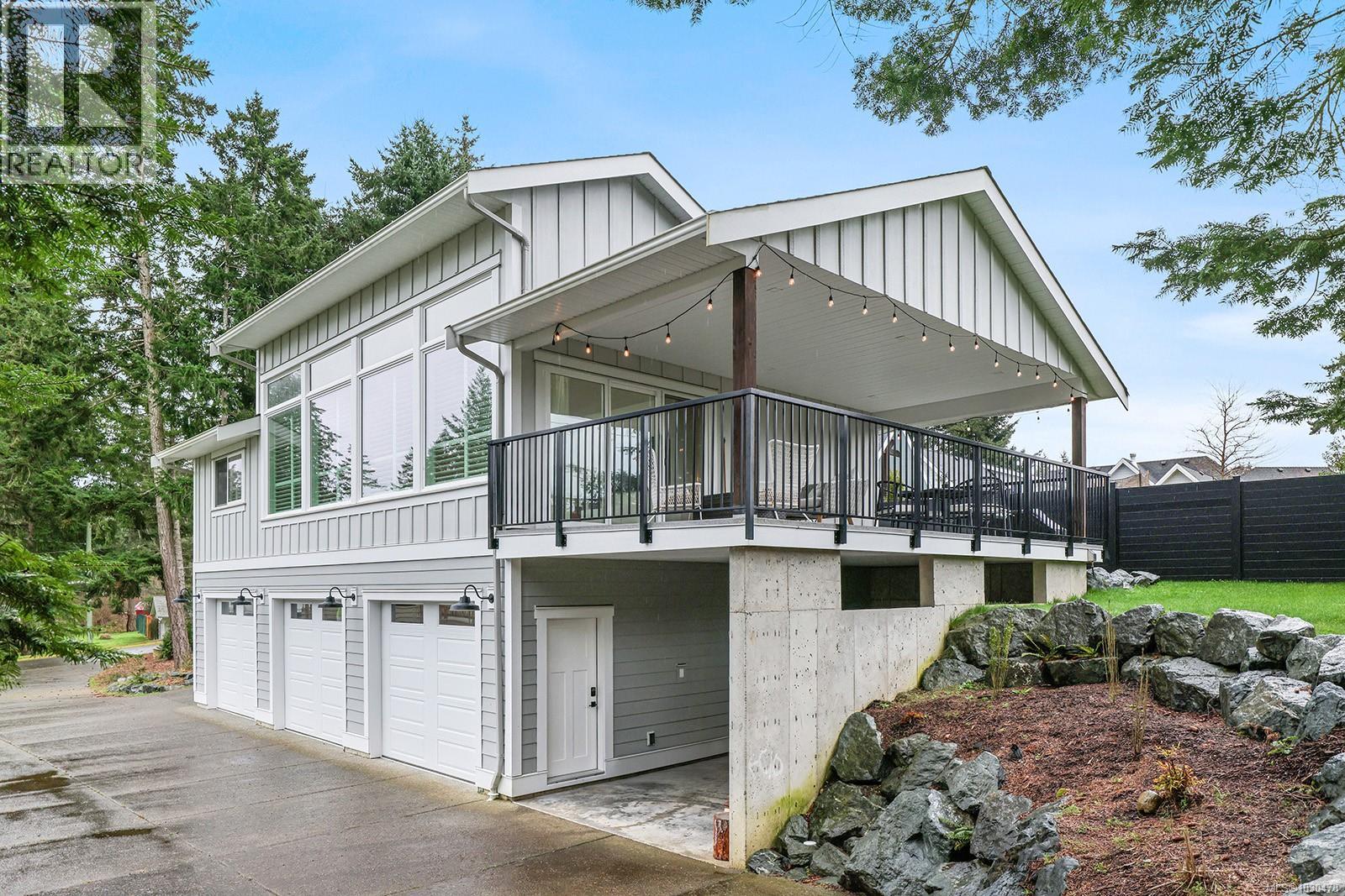 1050/1046 Kincora Lane, Comox