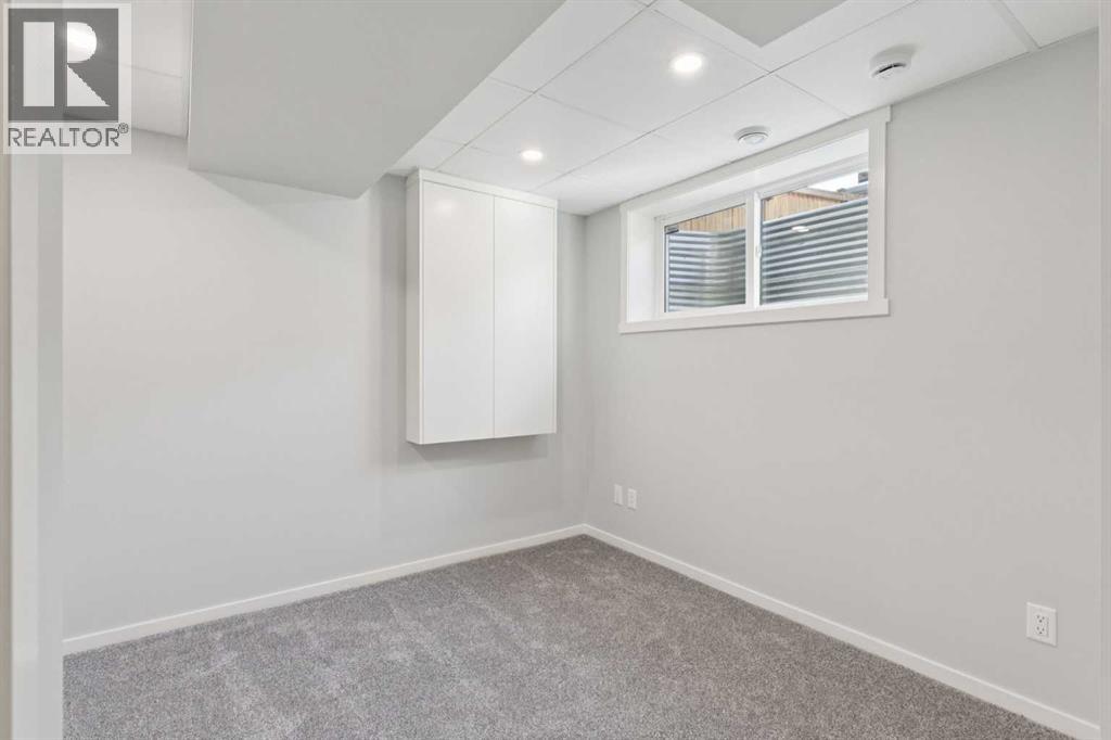 63 WALDEN DRIVE SE - 23