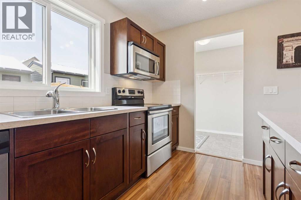 63 WALDEN DRIVE SE - 10