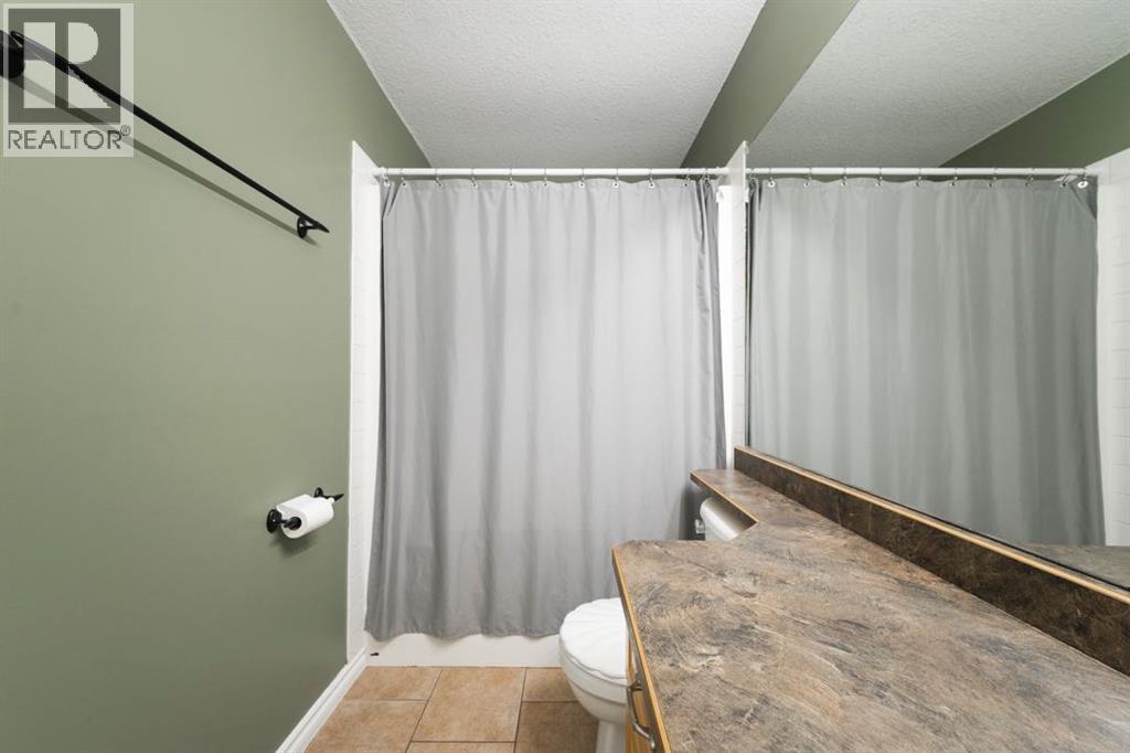 100 Swanson Crescent, Fort McMurray