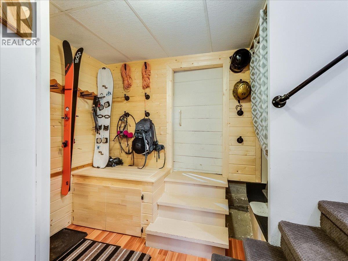 4 MONASHEE PLACE - 35