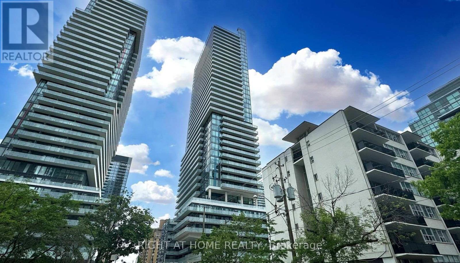 1502 - 161 ROEHAMPTON AVENUE