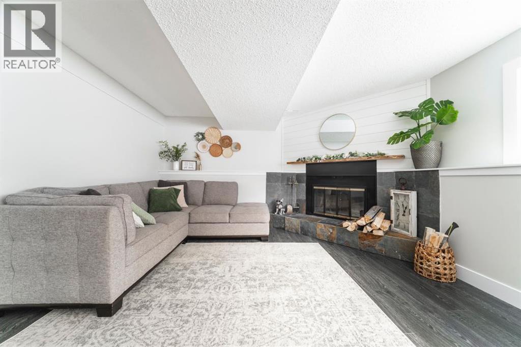 101 Deep Road, Fort McMurray