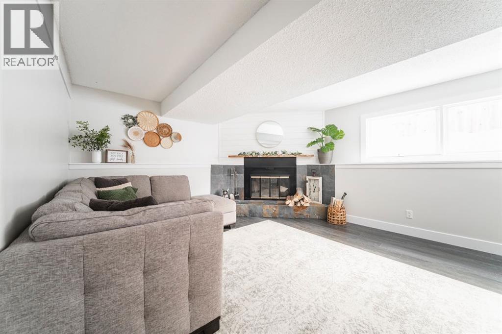 101 Deep Road, Fort McMurray