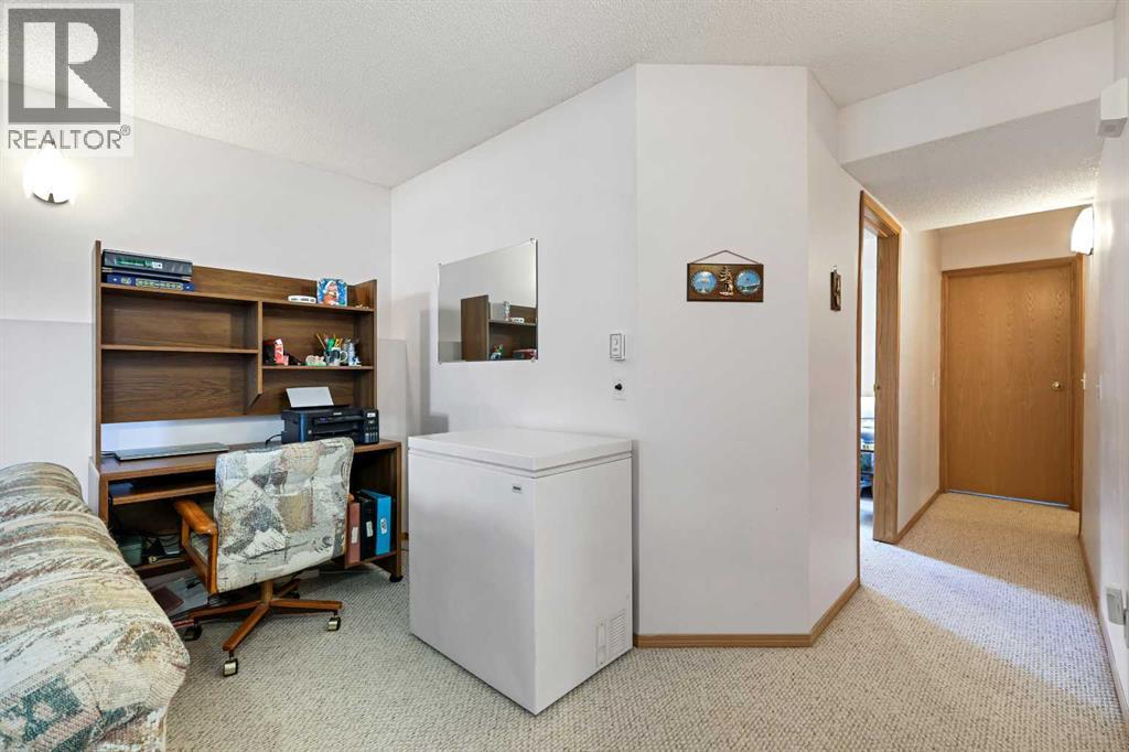 Single Family House Bi-level for Sale in  Saddlemead Road NE Saddle Ridge Calgary 