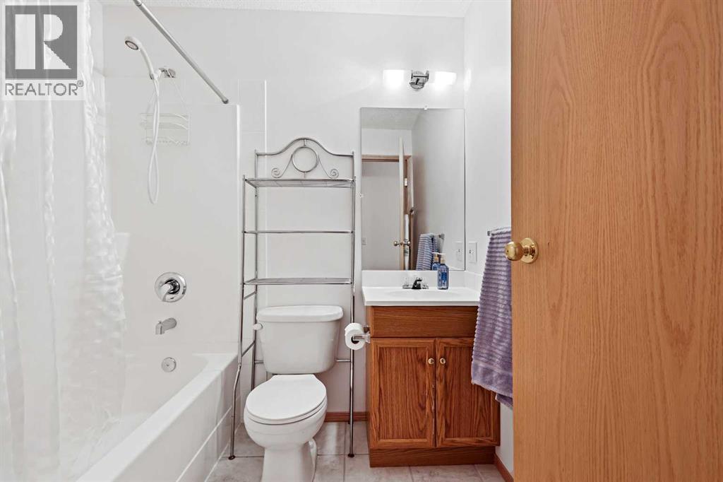 Single Family House Bi-level for Sale in  Saddlemead Road NE Saddle Ridge Calgary 