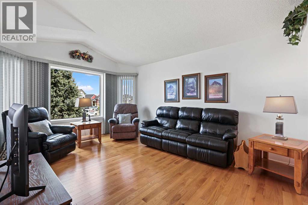 Single Family House Bi-level for Sale in  Saddlemead Road NE Saddle Ridge Calgary 