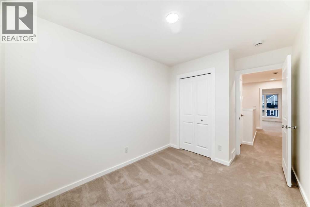 Single Family House for Sale in  Starling Boulevard NW Moraine Calgary 