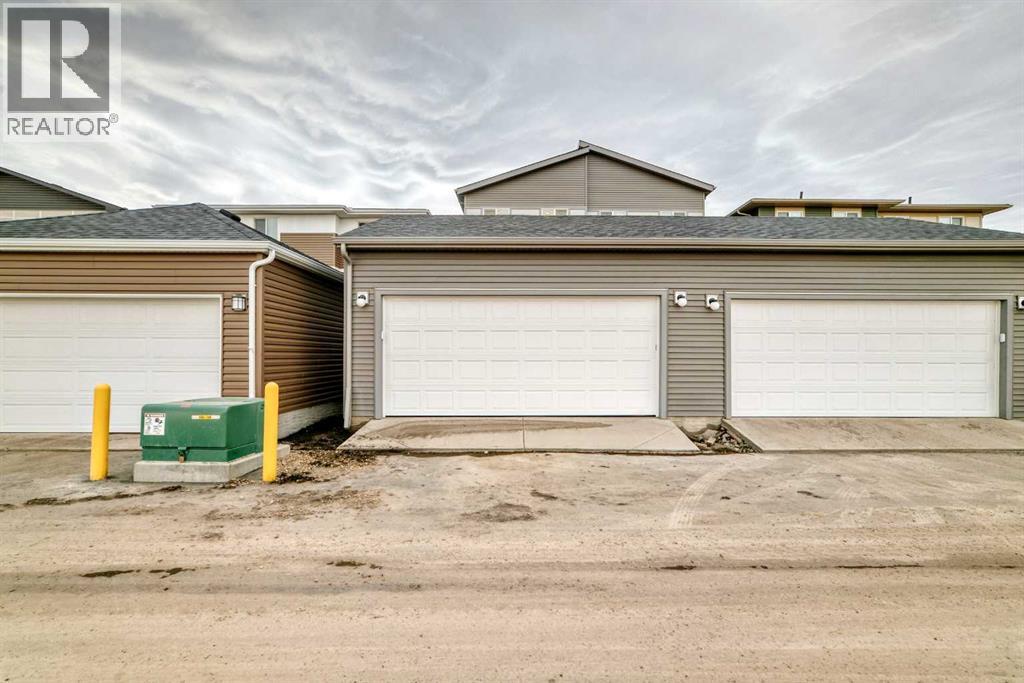 Single Family House for Sale in  Starling Boulevard NW Moraine Calgary 