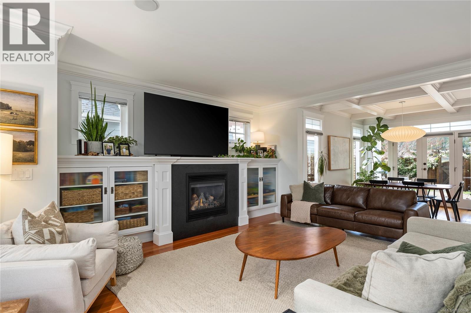 789 Memorial Ave, Qualicum Beach