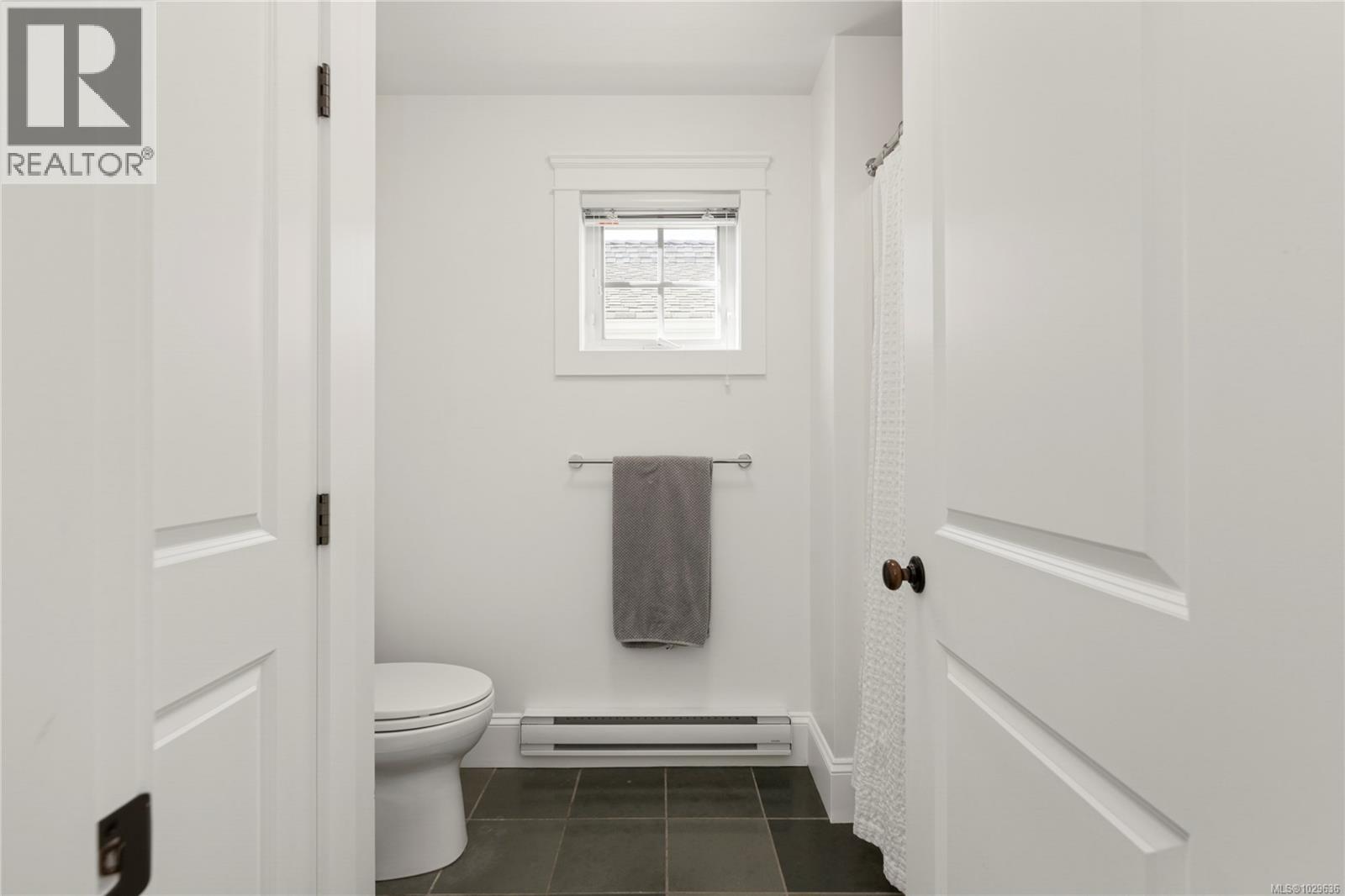 789 Memorial Ave - 32