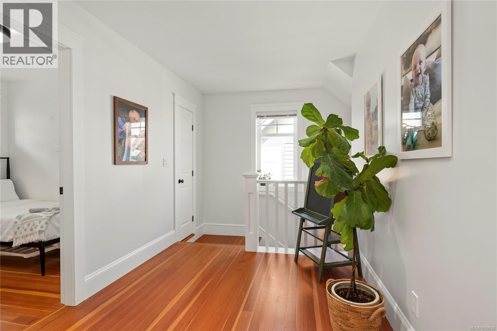 789 Memorial Ave, Qualicum Beach