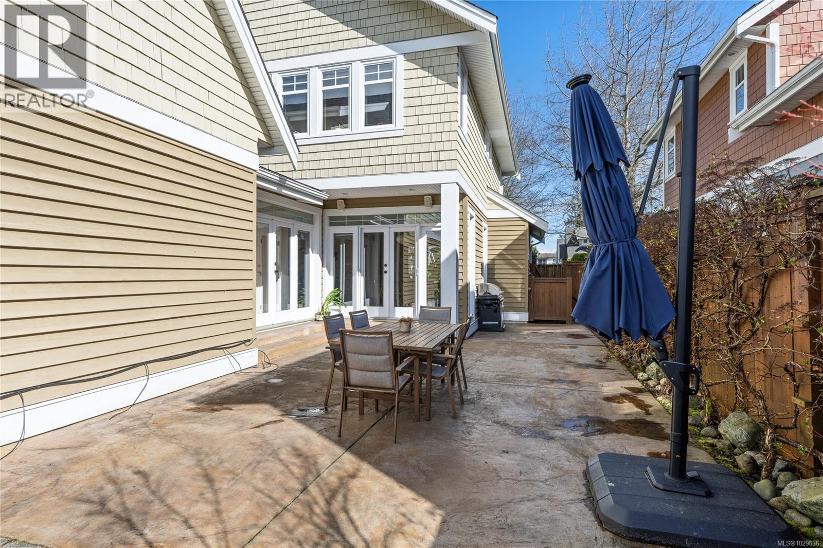 789 Memorial Ave - 39