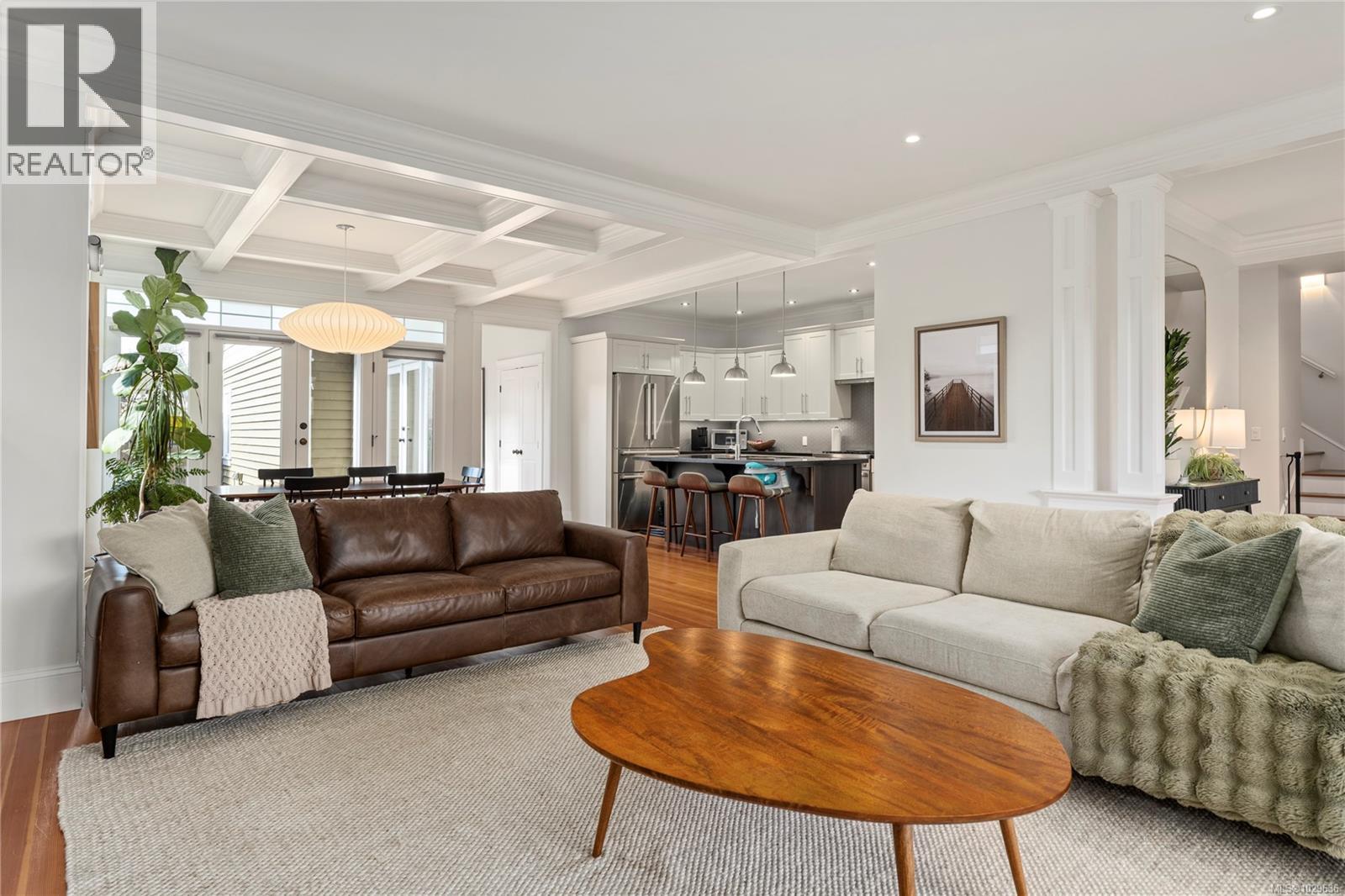 789 Memorial Ave, Qualicum Beach