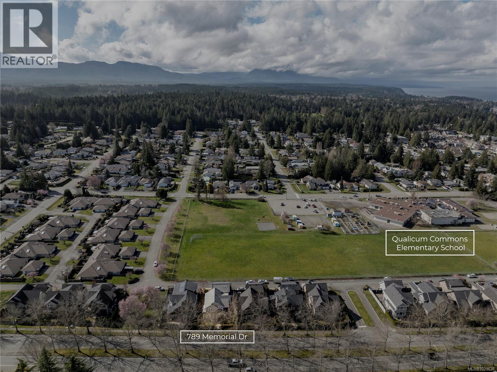 789 Memorial Ave, Qualicum Beach