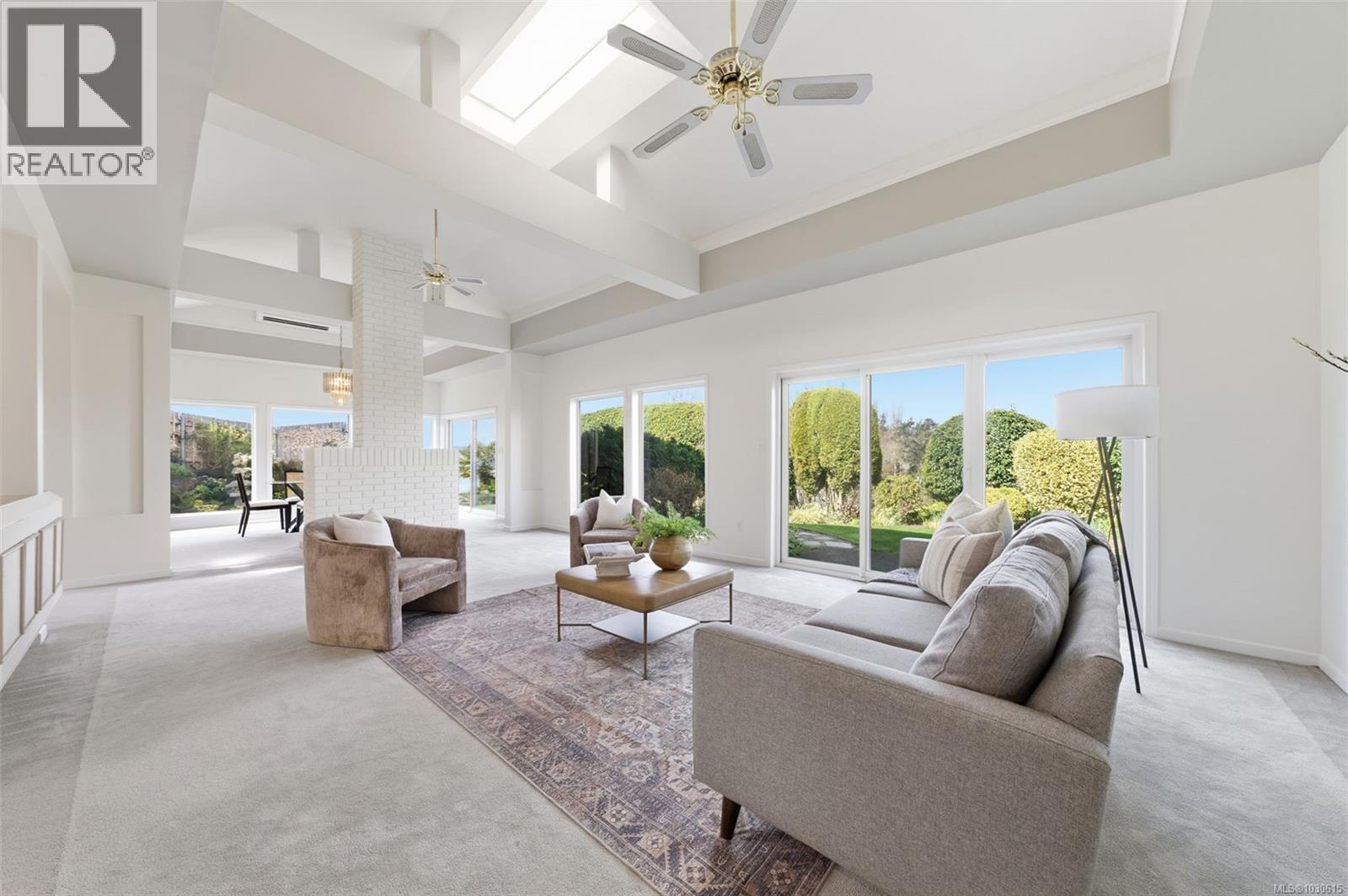 312 Clifton Terr, Esquimalt