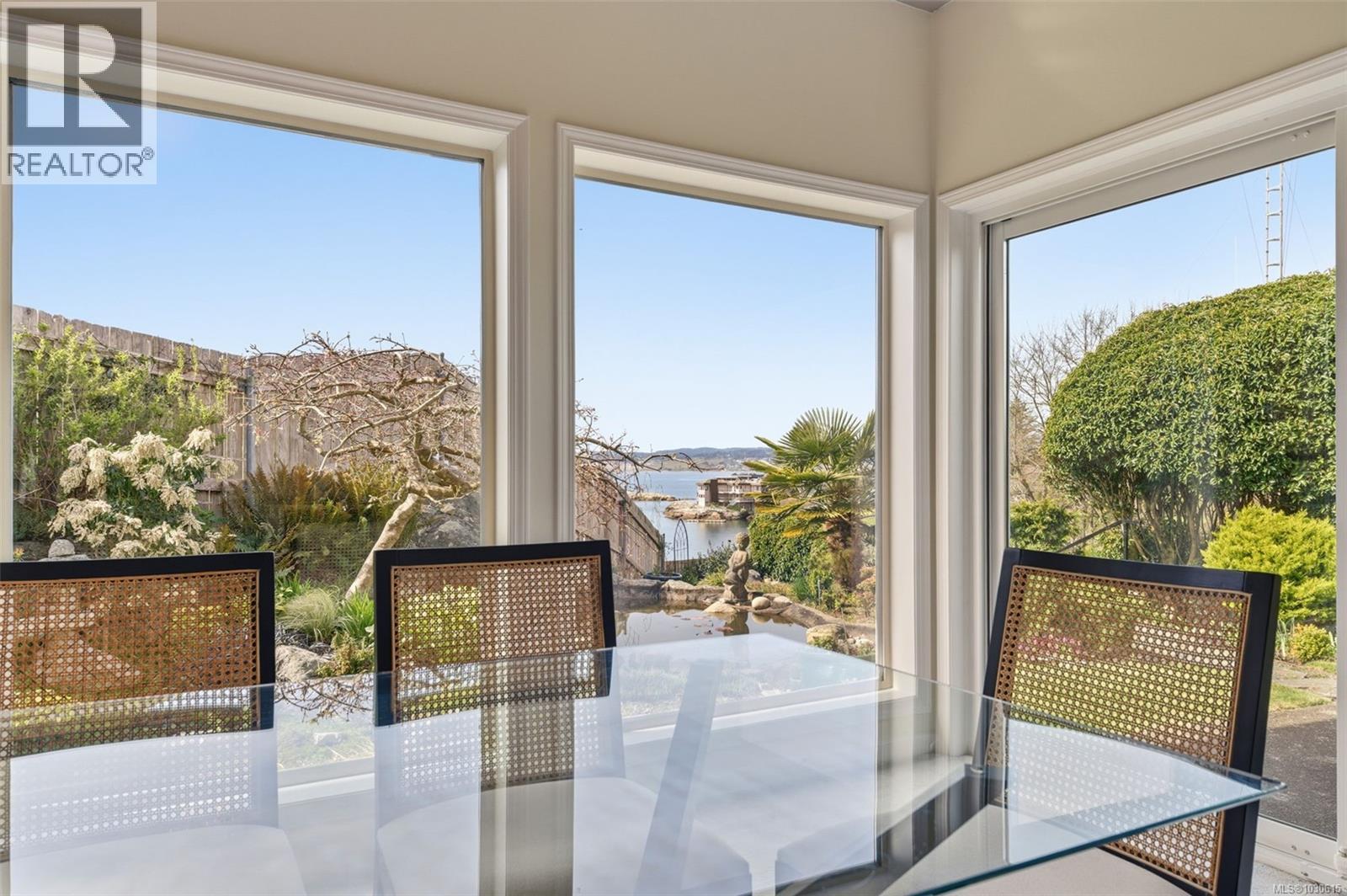 312 Clifton Terr, Esquimalt